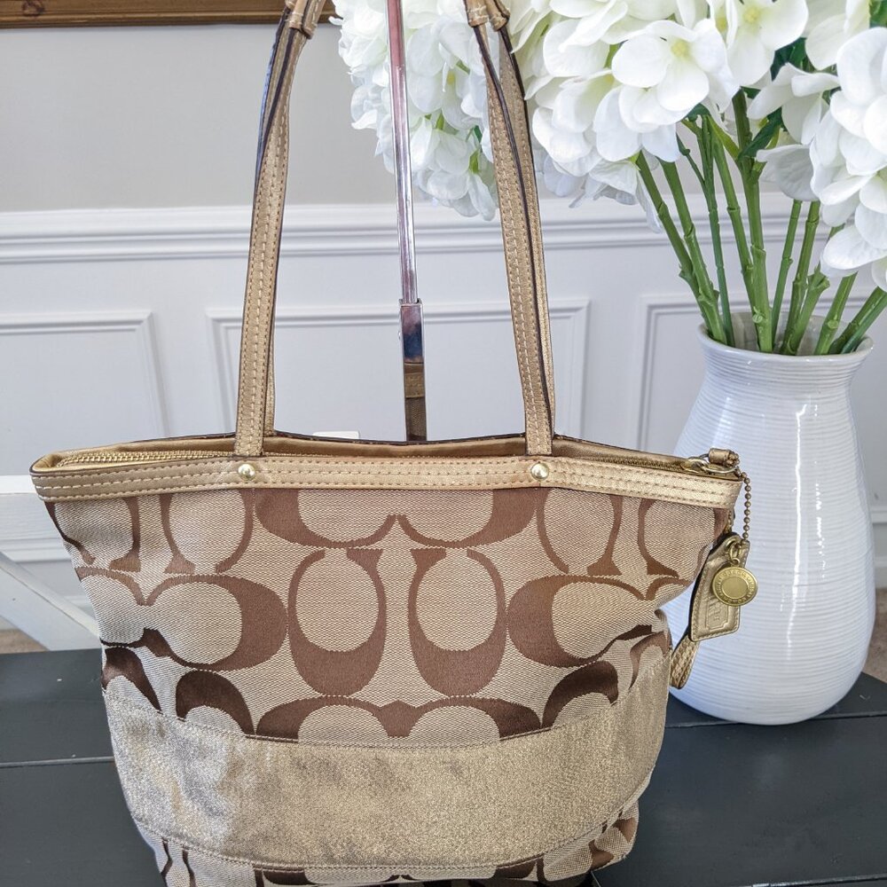 Vintage Coach Gold Holiday Shoulder Bag - Classic